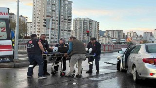 Ticari taksiyle otomobil çarpıştı: 2 yaralı