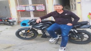 Tirede otomobil ile çarpışan motosikletin sürücüsü hayatını kaybetti