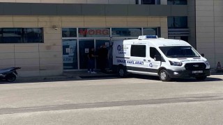 Tırın altında kalarak hayatını kaybeden genç motosikletlinin cenazesi yakınları tarafından teslim alındı