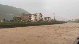 Trabzonun Araklı ilçesinde şiddetli yağış