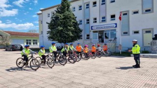 Trafik Haftasında öğrencilere uygulamalı eğitim