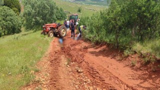 Traktörün devrildiği kazada biri çocuk 2 kişi hayatını kaybetti