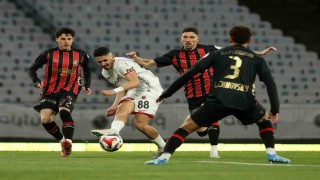 Trendyol Süper Lig: Fatih Karagümrük: 1 - Gençlerbirliği: 0 (İlk yarı)