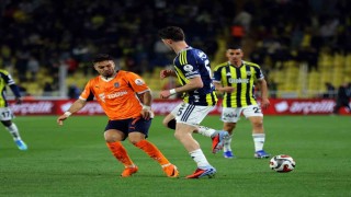 Trendyol Süper Lig: Fenerbahçe: 1 - RAMS Başakşehir: 1 (İlk yarı)