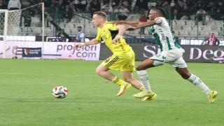 Trendyol Süper Lig: Konyaspor: 0 - Fenerbahçe: 1 (İlk yarı)