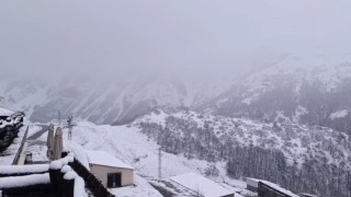 Tunceliye bahar ortasında kar sürprizi