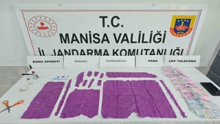 Turgutluda 13 bin 800 içimlik sentetik uyuşturucu ele geçirildi