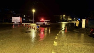 Turhalda taşkın riskine karşı bazı cadde ve sokaklar araç trafiğine kapatıldı