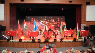 Türk Dünyası gösterisi büyüledi