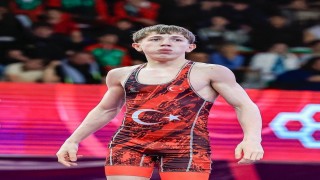U17 Avrupa Güreş Şampiyonasında Ömer Arslandan bronz madalya