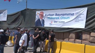 Ümraniyede hijyenik ortamda kurban kesimi