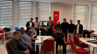 Üniversite öğrencilerinden huzurevinde gönüllere dokunan proje