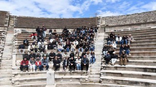 Üniversite öğrencilerine Bergama ve Ödemiş gezisi