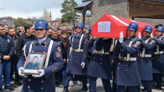 Uzman Çavuş Emrah Türkoğlu, son yolculuğuna uğurlandı