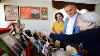 Vali Akbıyık şehit Binbaşı Kıvanç Cesurun ailesini ziyaret etti