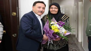 Vali Çiçekten Anneler Gününde şehit annelerine ziyareti