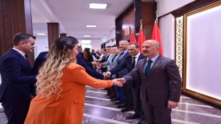 Vali Varol personelle bayramlaştı
