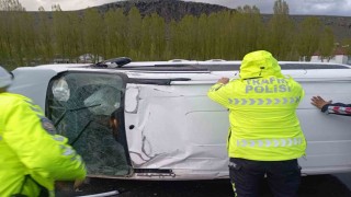 Vanda kontrolden çıkan otomobil takla attı: 1 yaralı