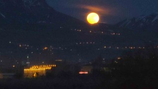 Vanda tarih ve dolunay manzarası mest etti