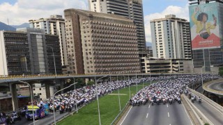 Venezuelada ABD yaptırımlarının kaldırılması için başlatılan yürüyüş başkentte sona erdi