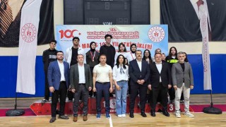 Vezirköprüde liseliler münazarada yarıştı