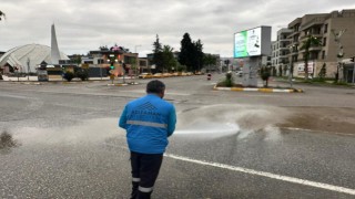 Yağış sonrası temizlik çalışmaları başladı