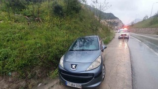 Yağışlı hava kazayı da beraberinde getirdi