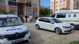 Yalnız yaşadığı evinde ölü bulundu