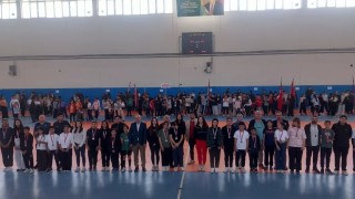 Yenipazarda geleneksel çocuk oyunları heyecanı yaşandı