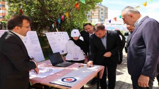 Yıl sonu sergisi şenliğe döndü