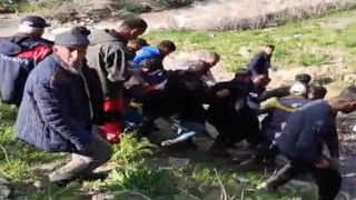Yüksekovadada pancar toplarken kayalıklardan düşen kadın hayatını kaybetti