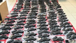 Yunanistanın Meriç sınırında silah operasyonu: 147 tabanca ele geçirildi, 13 Türk vatandaşı gözaltına alındı