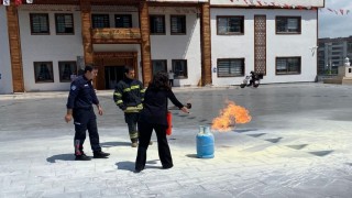Yunusemre Belediyesinde gerçeğini aratmayan yangın tatbikatı