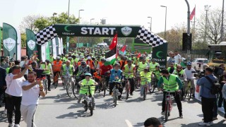 Yüzlerce kişi Sumud filosuna destek için pedal çevirdi