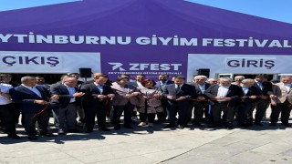 Zeytinburnunda giyim festivaline yoğun ilgi