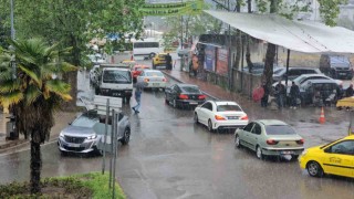 Zonguldak kent merkezinde yağış etkili oldu