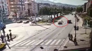 12 yaşındaki çocuğun hayatını kaybettiği feci kaza kamerada: Gözyaşlarıyla uğurlandı