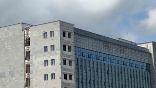 18 metre yükseklikten düştü, yaralı kurtuldu