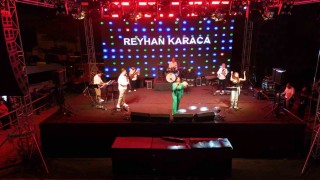 48. Geleneksel Honaz Kiraz Festivalinde Reyhan Karaca Rüzgarı