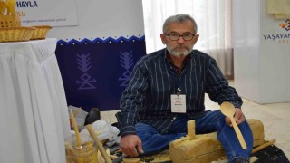 55 yıldır şimşir ağacından tahta kaşık yapıyor