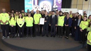 AFAD gönüllüleri, armalarını aldı