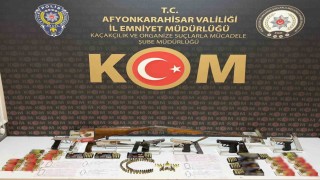 Afyonkarahisarda tefeci operasyonu: 5 gözaltı
