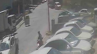 Ahlatta çöp konteyneri caddeyi birbirine kattı