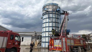 Ahşap kapı fabrikasının talaş silosunda korkutan yangın