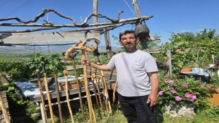 Ahşap oymacılığı sayesinde sigara ve kahvehane alışkanlığından kurtuldu