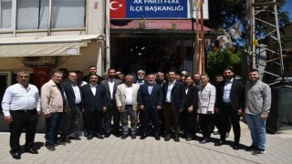 AK Parti Adana teşkilatı bayram boyunca sahadaydı