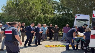 Alaçamda traktör devrildi: Yaralı sürücü ambulans helikopterle sevk edildi