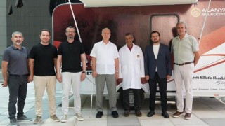Alanya’da Güneş Enerjili Mobil Kuaför Aracı Vatandaşlarla Buluşuyor