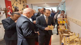 aldıkları eğitimin ardından yaptıkları el emeği ürünler görücüye çıktı