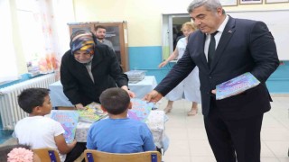 Aldıkları hediyeler ile yaz tatilini daha verimli geçirecekler